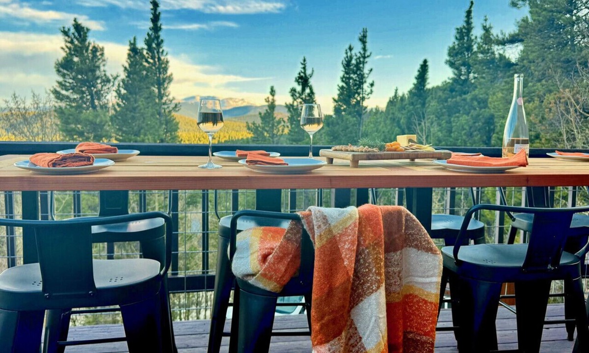 Saint Mary's Cabin | LUXE Retreat w/Views, Hot Tub & Game Room