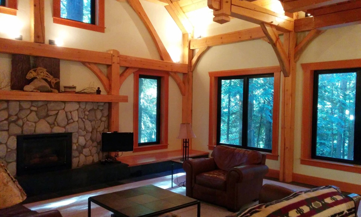 Nordman Cabin | Luxurious, large, timber frame cabin at Priest Lake Idaho