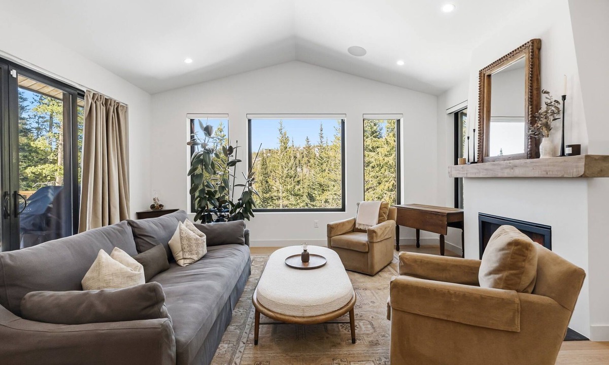 Breckenridge Park Estates House | Luxury Breck Gem | Chefs Kitchen + Great Views