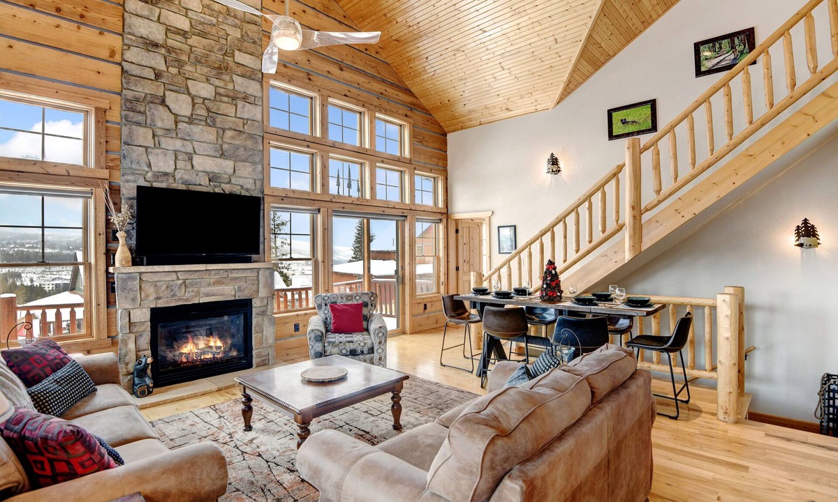 Rendezvous House | Luxury Chalet 60 I Hot Tub I Great Views I Best Price I FREE Adventures Daily