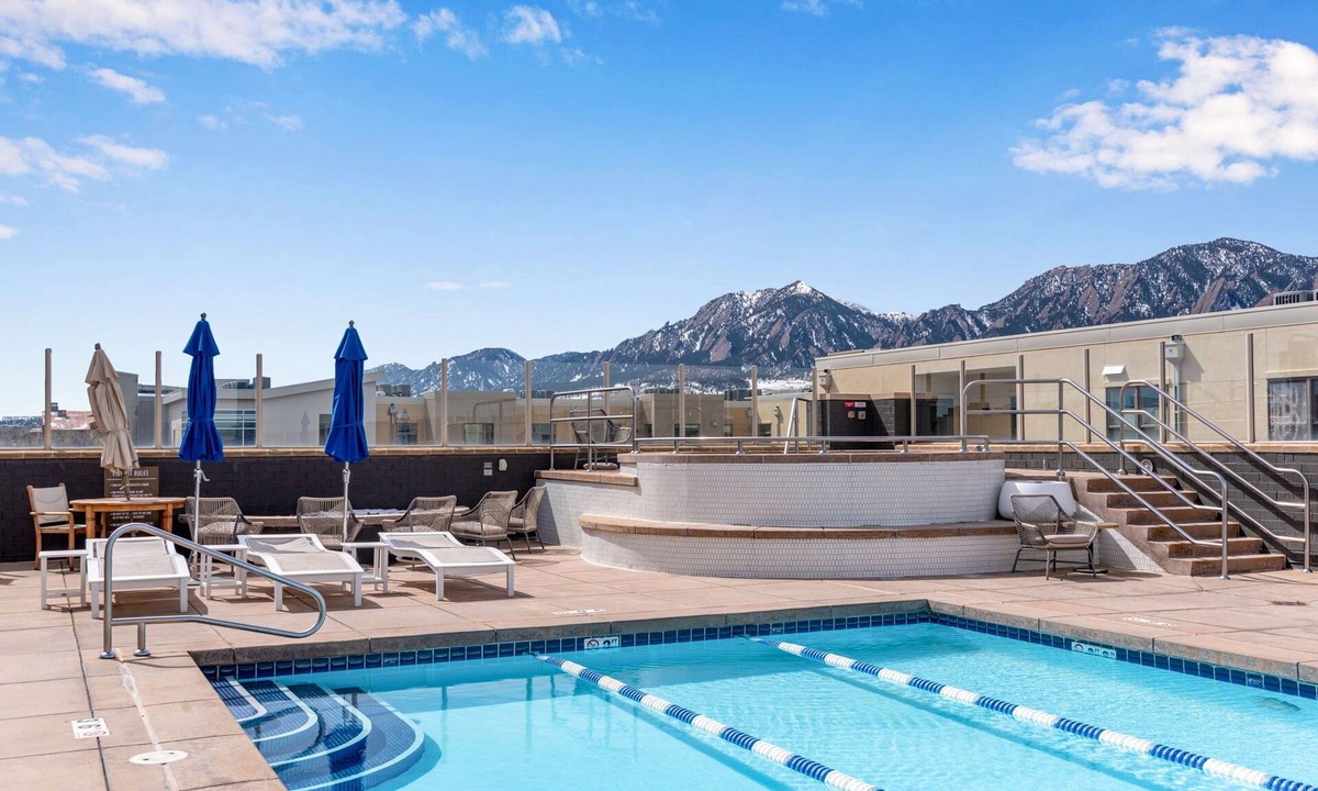 Central Boulder Condo | Luxury Condo Rooftop Pool 30-day min