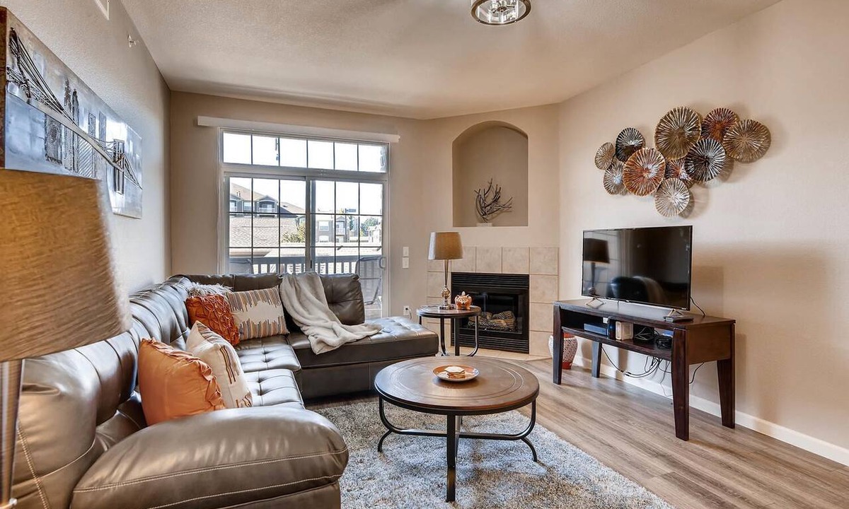 Englewood Condo | LUXURY FURNISHED CONDO, WHOLE FOODS, COSTCO, HOSPITALS, & CENTENNIAL AIRPORT