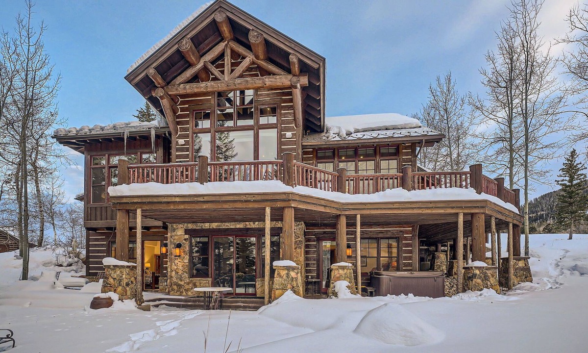 Cordillera House | 🌲 Luxury Log Cabin in Cordillera – Mountain Elegance & Privacy