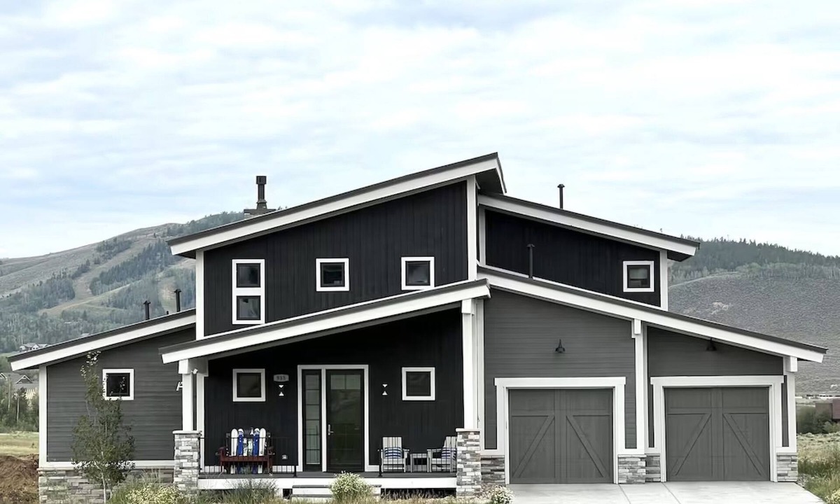 Granby House | Luxury Mountain Retreat - Hot Tub + Views!