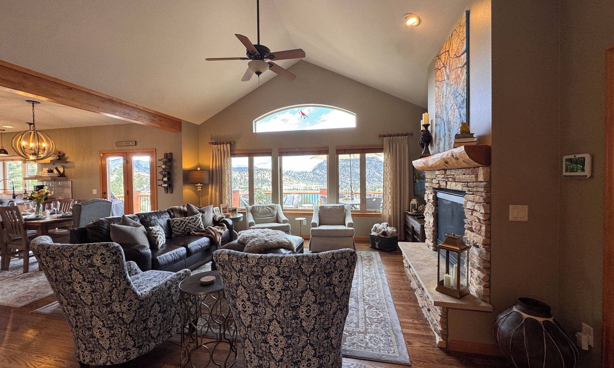 Estes Park House | Luxury Retreat Mountain Views Hot Tub