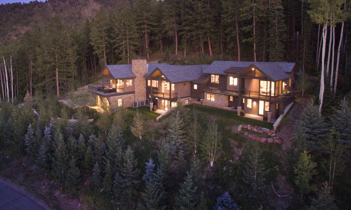 Aspen Villa | Luxury Ski Out Five Trees Estate