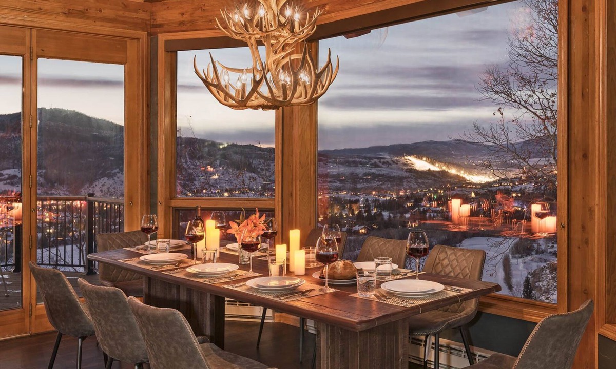 Steamboat Springs House | Luxury + Stunning Views + Hot Tub + Close to Skiing – Glacier Lodge West