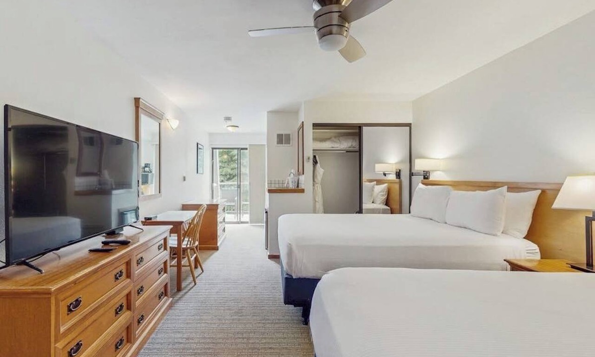West End Cabin | Main Street stay - pool & hot tub - walk to lifts, dog-friendly, balcony