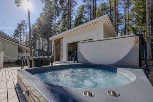 Kalajoki Ski Chalet | Mäntyhovi Incl washing machine, Jacuzzi and summer kitchen for extra fee