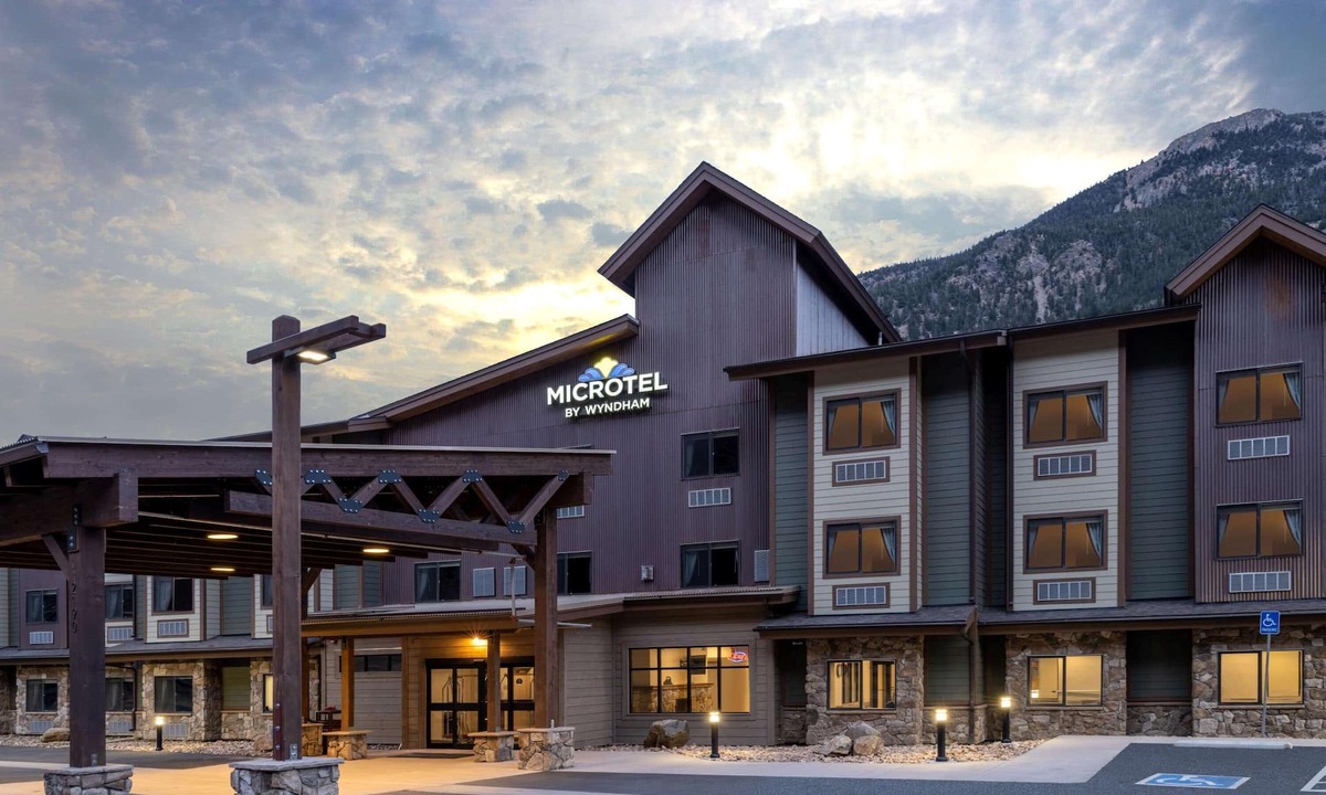 Georgetown Hotel | Microtel Inn & Suites by Wyndham Georgetown Lake