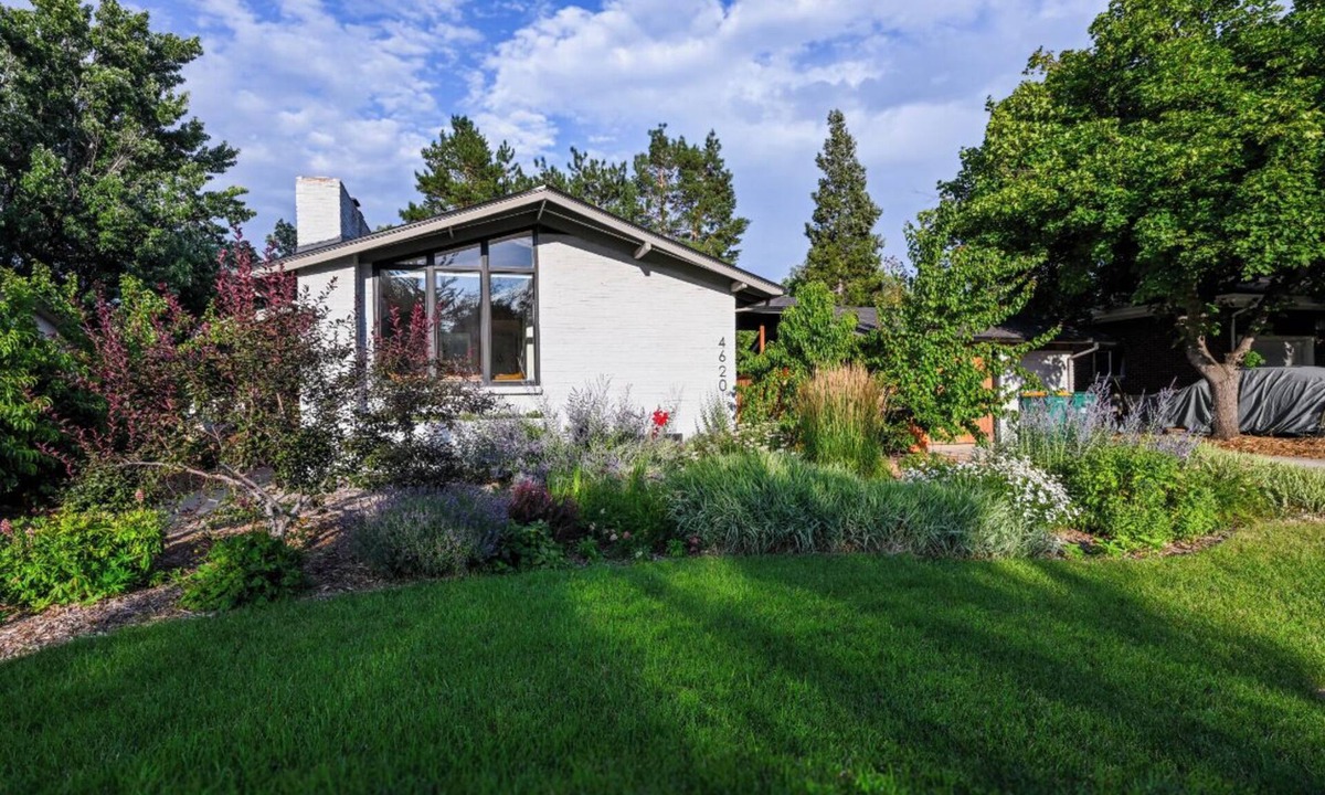 Barths House | Midcentury Gem in Wheat Ridge with Fire Pit and Wood-Fired Oven