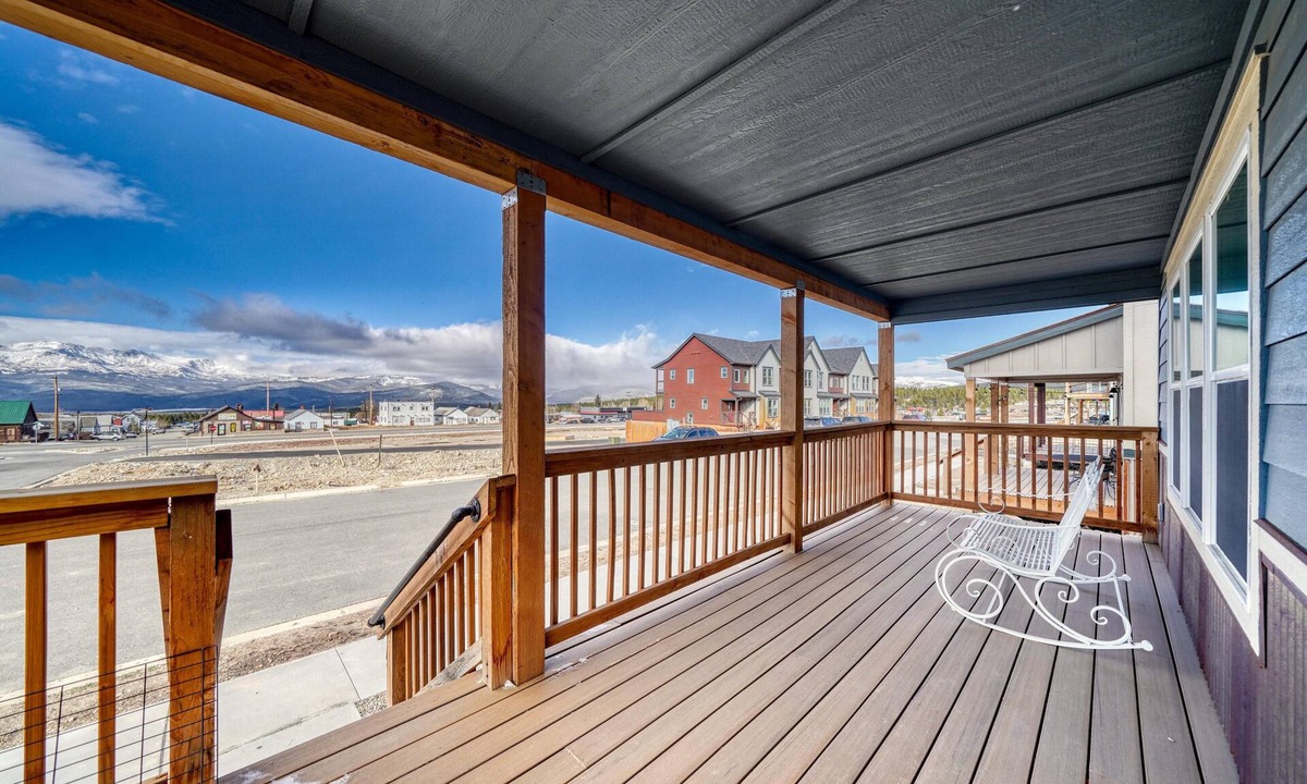 Leadville Cabin | Midgarth Hus- Brand New PET FRIENDLY home minutes to Copper & Ski Cooper!