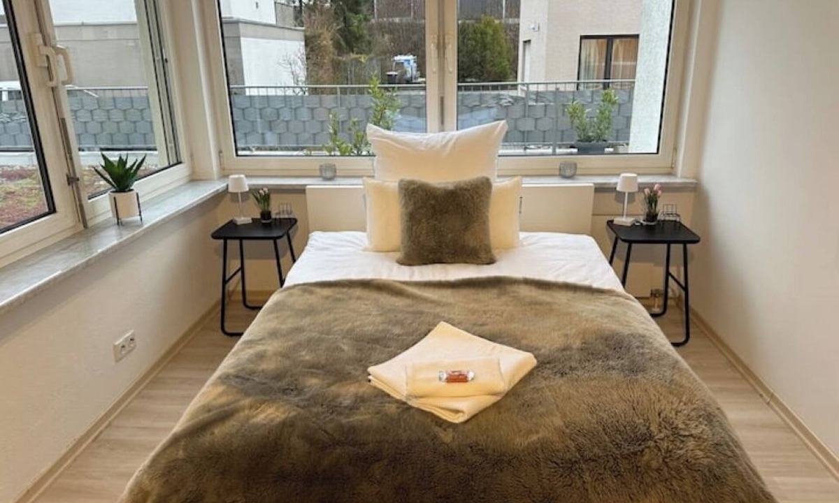 Leonberg Condo | Miracle House Leonberg:
