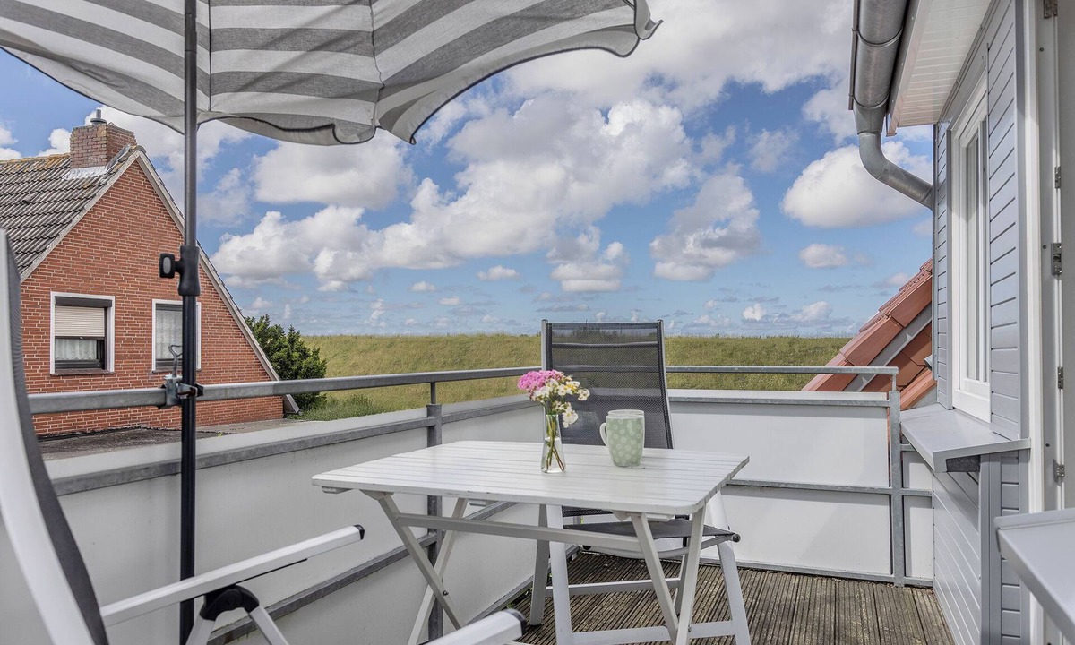 Carolinensiel Apartment | Modern and modern: The bright, comfortable upper floor apartment has room for