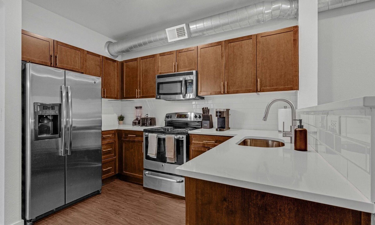 North Broadway - Holiday Apartment | Modern Apartment with Amenities 102