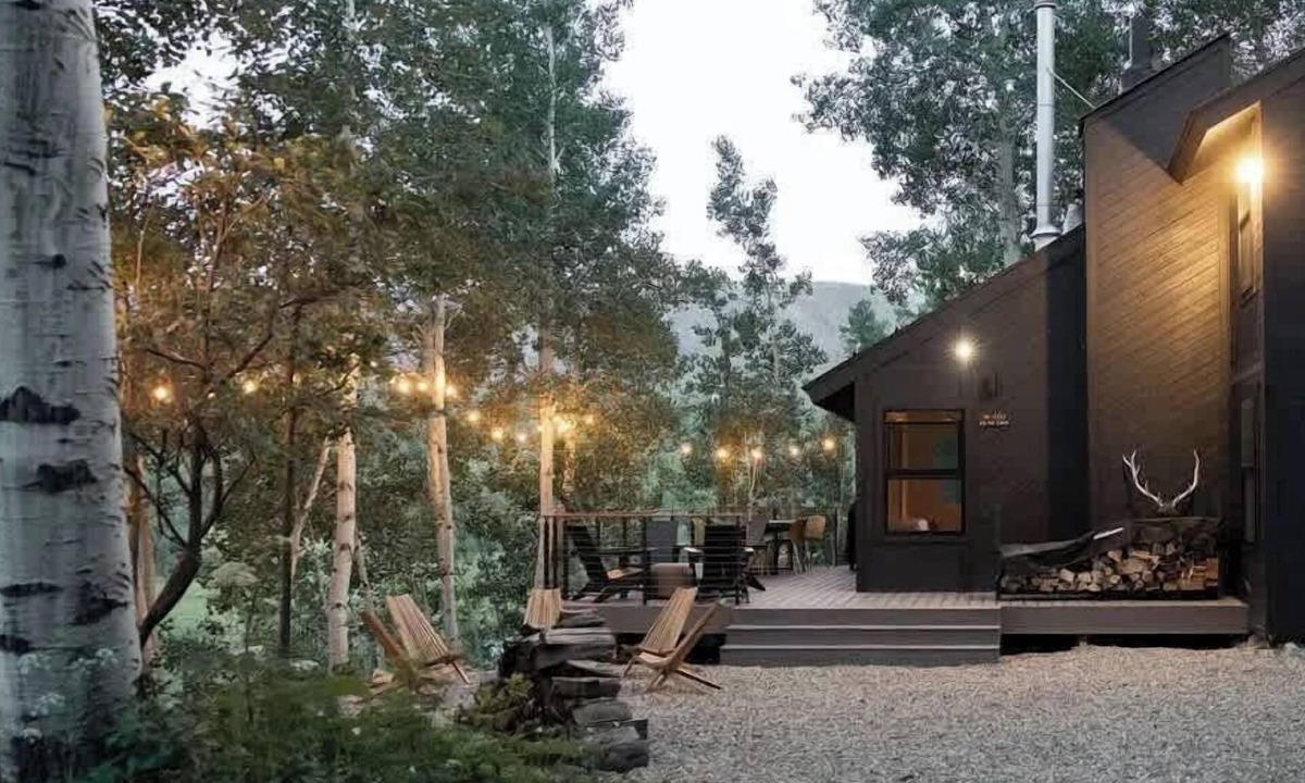 Kremmling Cabin | Modern Cabin: Sleeps 8 Mountain Views on 6 Acres