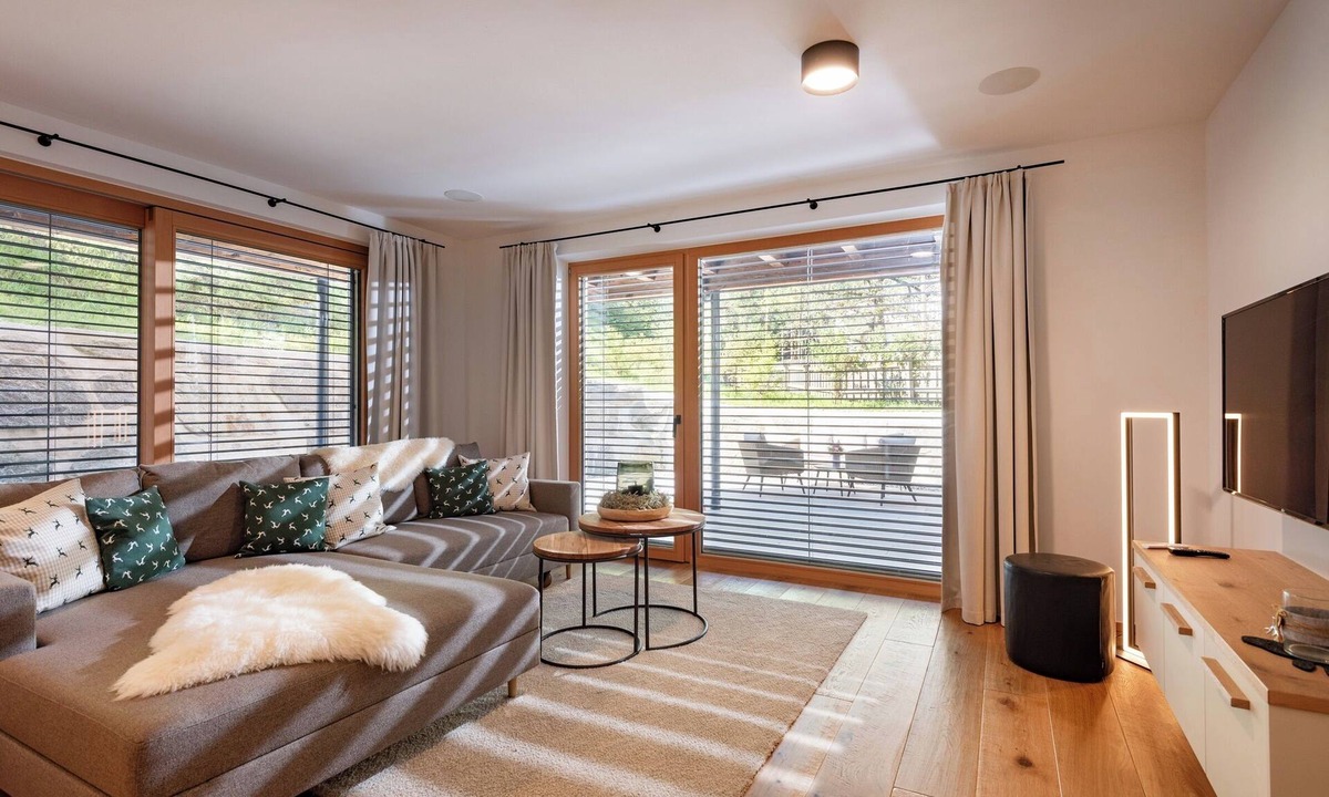 Kitzbuehel Apartment | Modern chalet with a spacious patio
