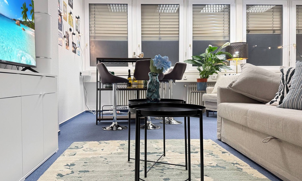 Tranke Condo | Modern Group Retreat for 20