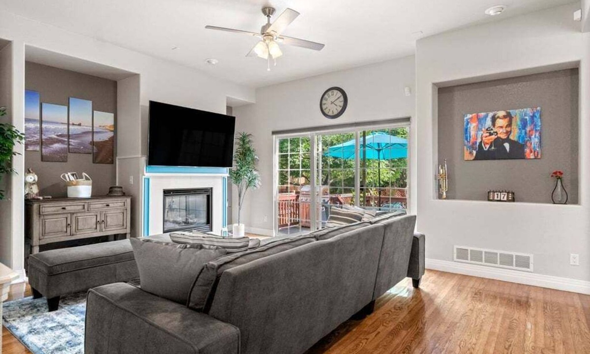 Lowry Field House | Modern Home in Upscale Neighborhood