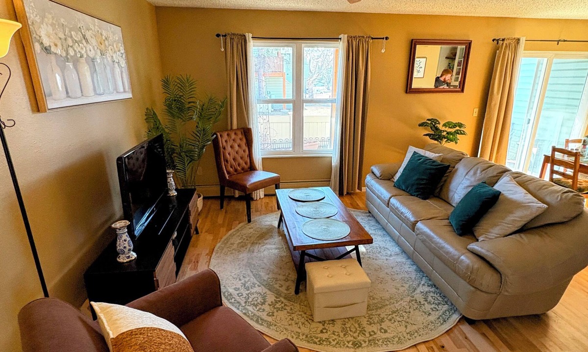 Lafayette Condo | Modern Lafayette Condo Near Waneka Lake - Garage, Trails & Easy Boulder Access