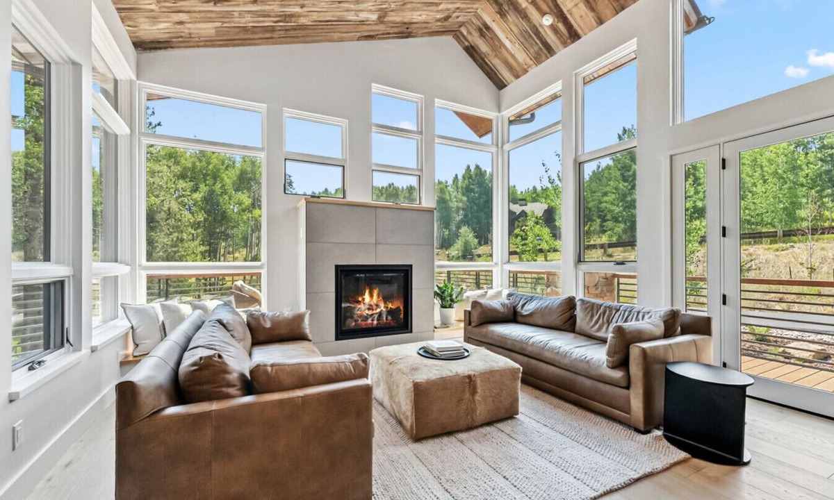 Silverthorne House | Modern Luxury Home Near 4 Ski Resorts