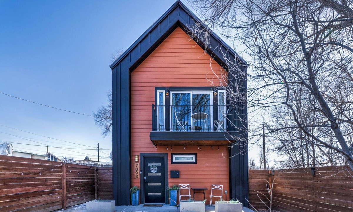 Central Colorado Springs House | Modern Paradise Getaway: Hot Tub, Mini Golf, Fire Pit, Dog Friendly, Parking