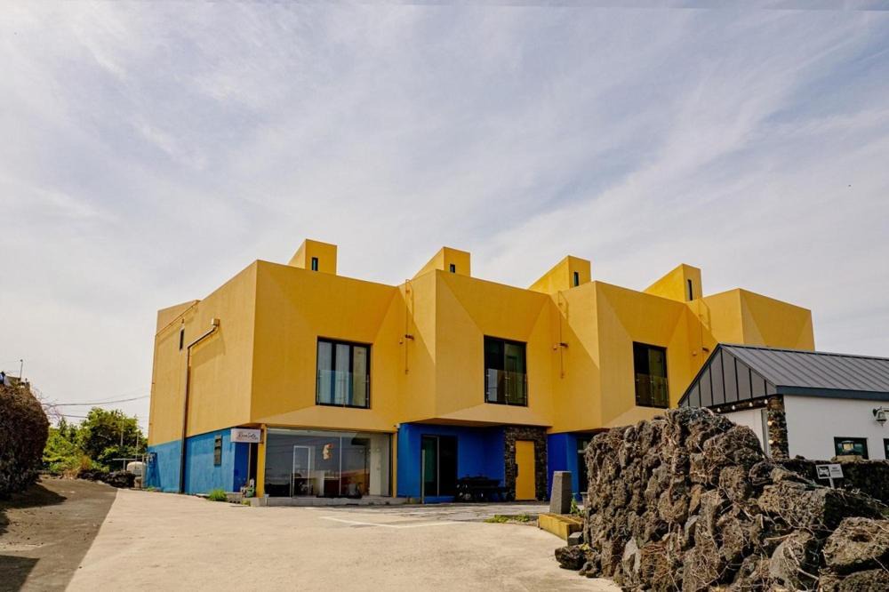 Gujwa House | Moonlight Woljeong