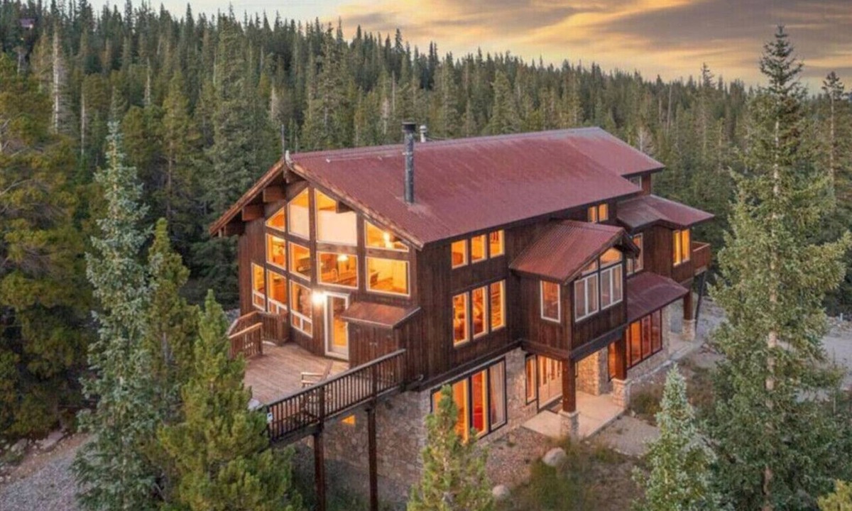 Valley of the Sun House | Moose Rock Reserve - LUX, Hot tub, Sauna, Views