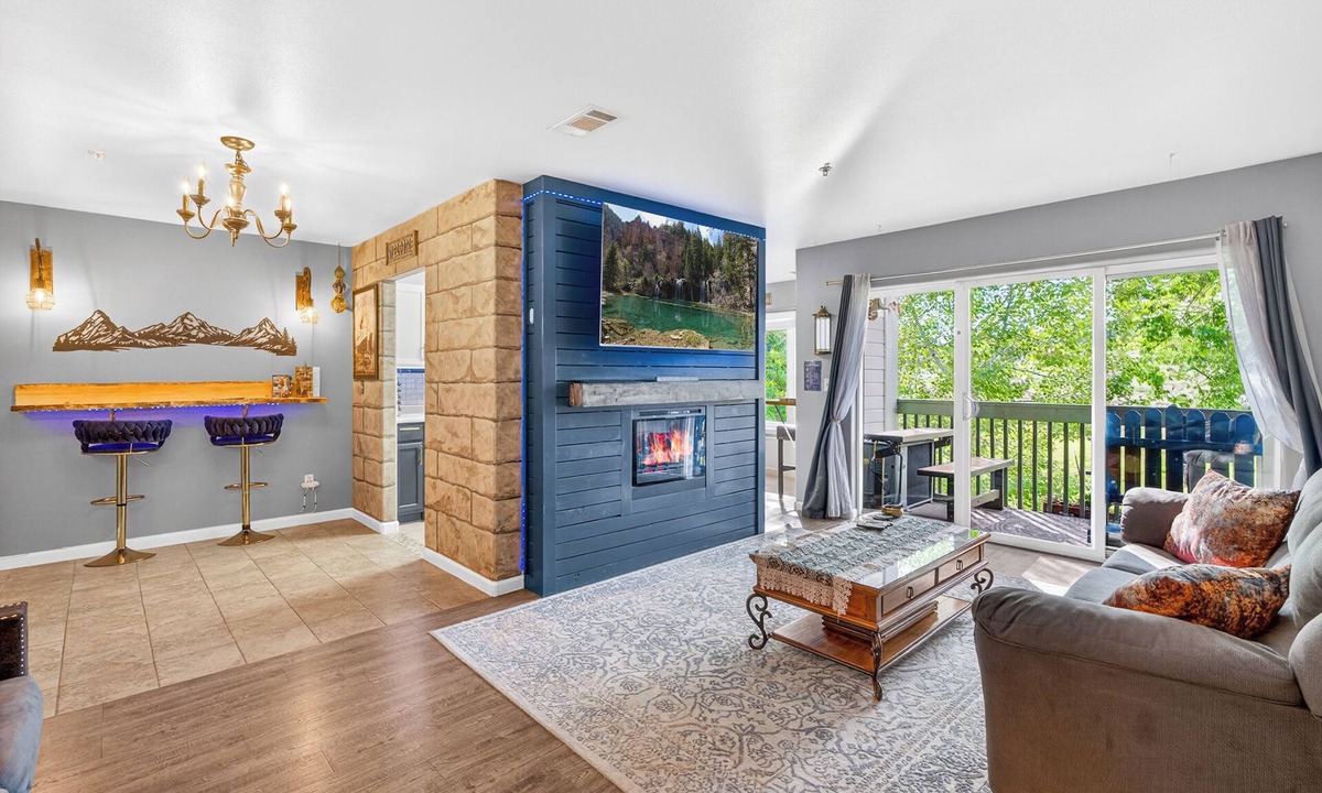 New Castle Condo | Mountain Escape Spa Kit 14 Min to Glenwood Springs Golf Views HotSprings