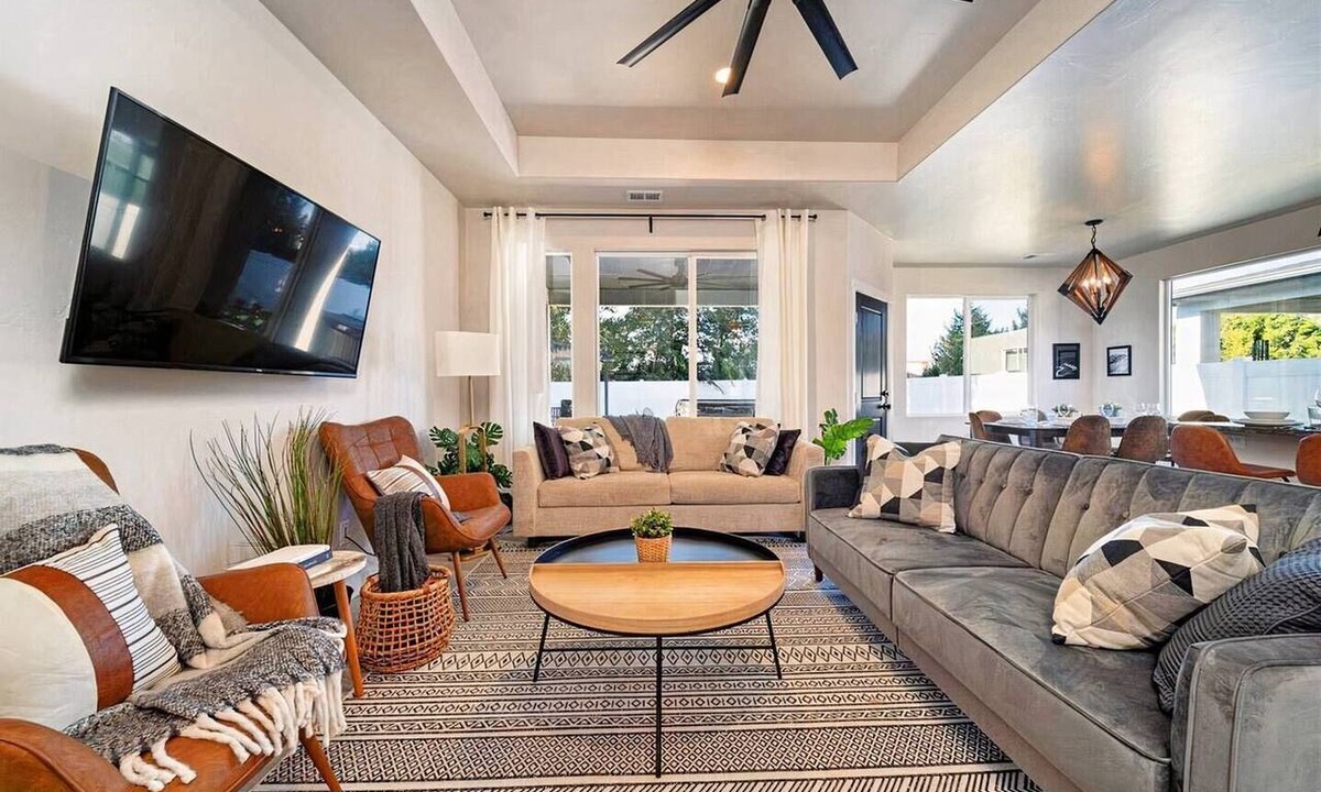 Grand Junction House | Mountain Escape | Hot Tub, Fire Pit, & Scenic View