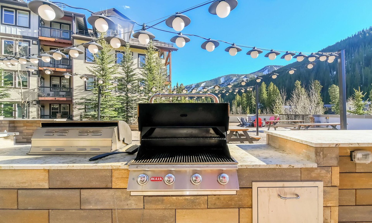 Winter Park Condo | Mountain Stay | Cozy Corner Patio