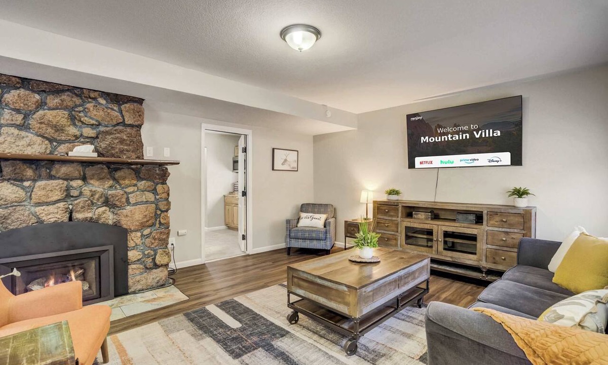 Cascade Apartment | Mountain Villa! Scenic Getaway with Hot Tub