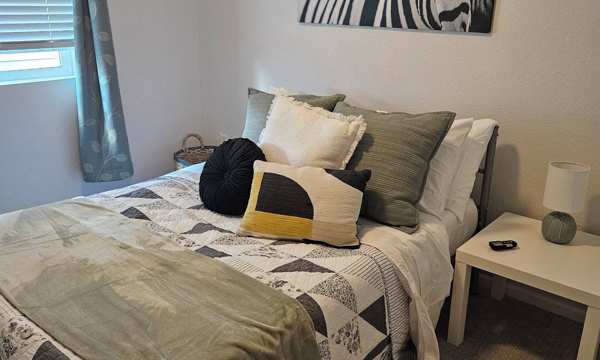 Frederick House | Mountain View Retreat Near Denver & Boulder, Private Bath & Garage Parking