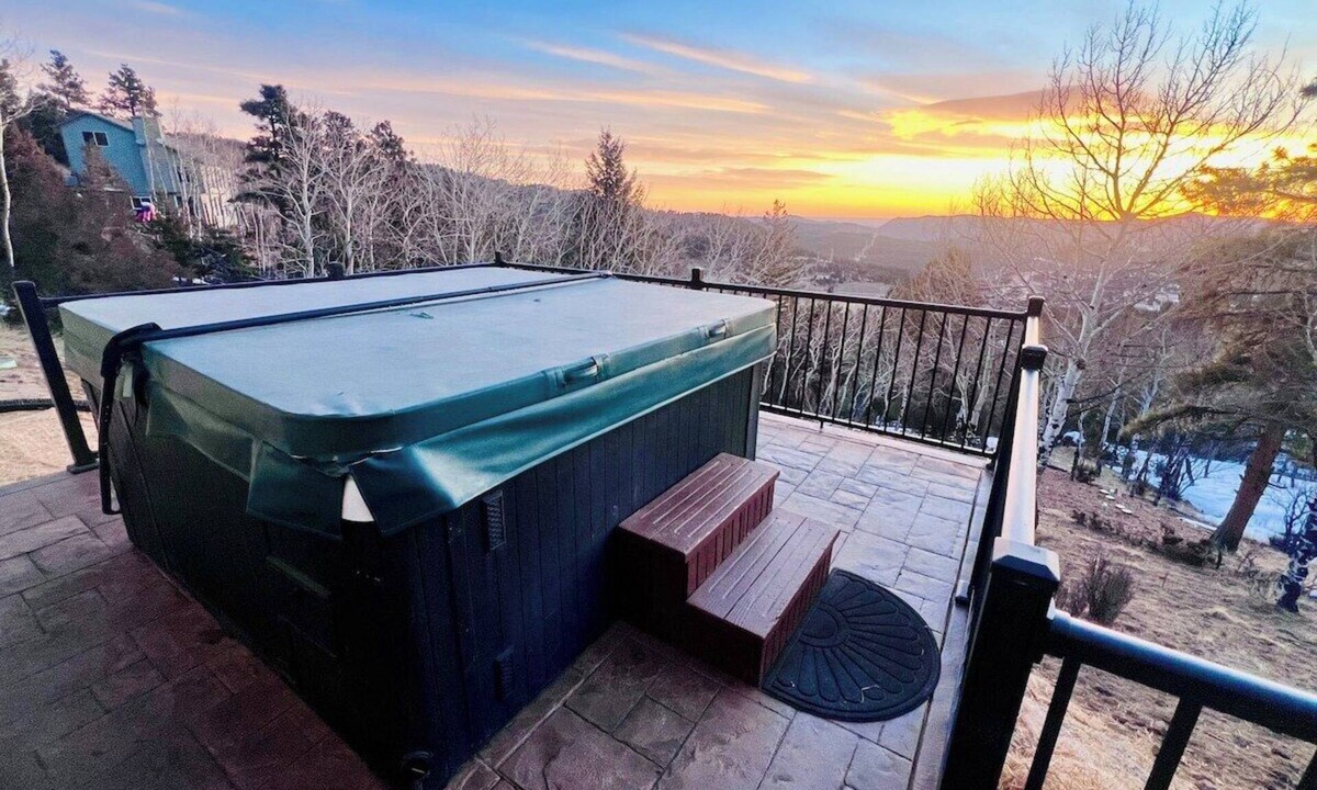 Evergreen House | |Mtn View |Pet Frdly|Hot Tub|10 ppl |45minDenver|