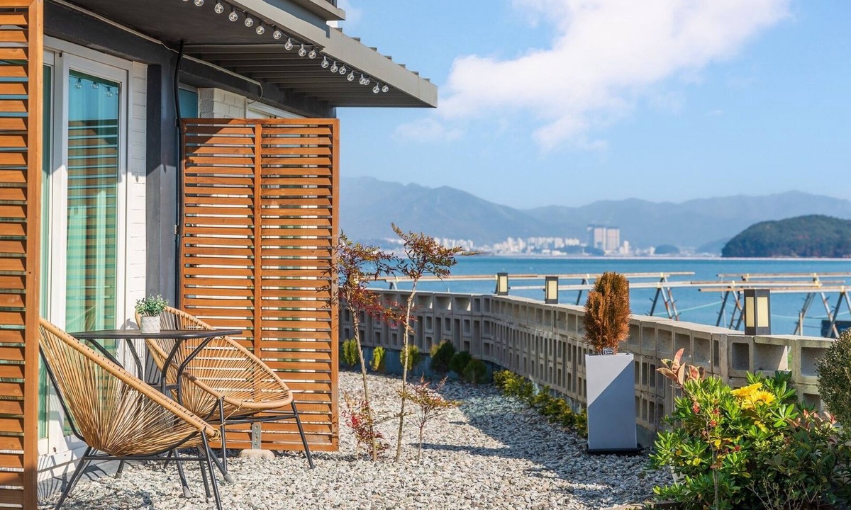 Tanghang-ri House | Namhae Yujane Pension