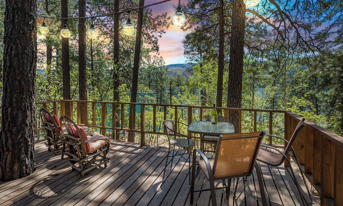 Bayfield Cabin | NellieMay Cabin | Short Walk to Lake, Large Porch