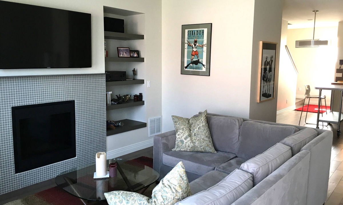 San Rafael House | New 4 Level Townhome Close to Downtown
