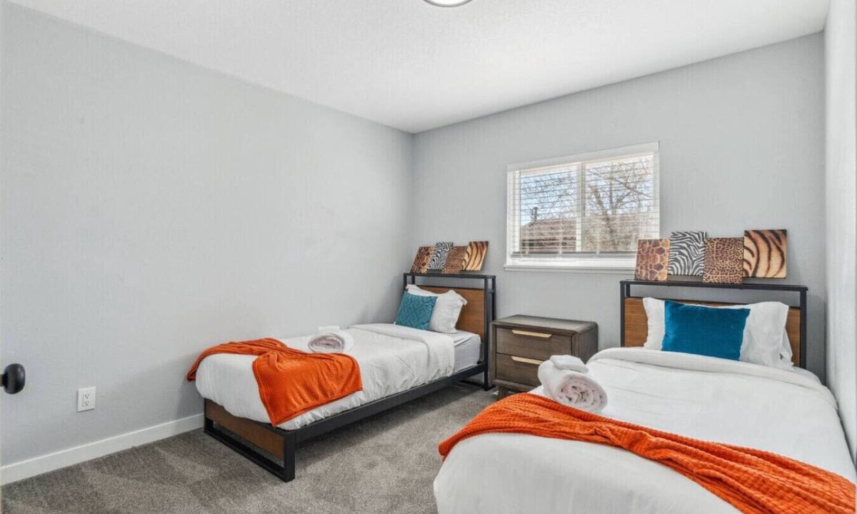 Berkley Apartment | NEW-Close to Confluence Park!