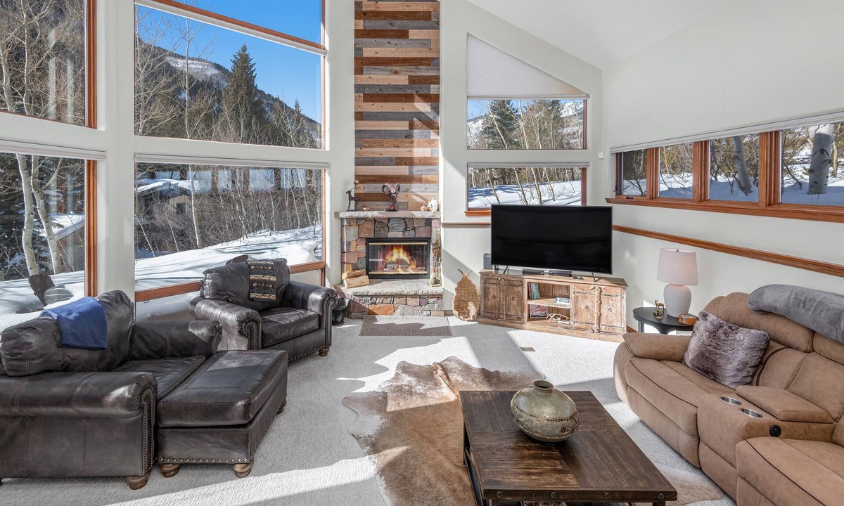 Vail House | New! East Vail Home | Vail Village On Bus Loop | 4 Masters | VIEWS!