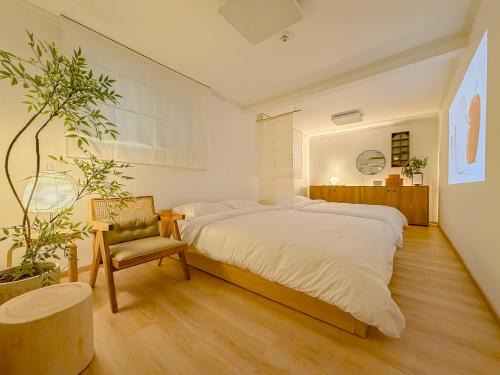 Yeonnam-dong Villa | NEW Hongdae Yeonnam Cozy 2BR 5min Airport Bus