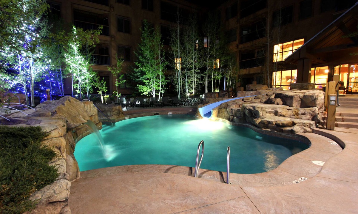 River Run Condo | NEW LISTING: Luxurious 2BR Condo sleeps 6. Next to lift. Heated Pool & Hot Tub