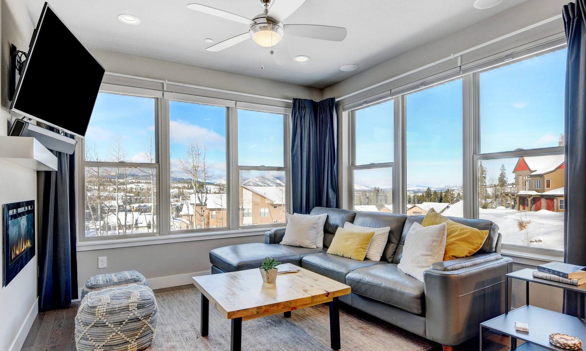 Rendezvous House | New Luxury Mountain Chalet 9 With Great Views - $500 FREE Activities & Equipment Rentals Daily