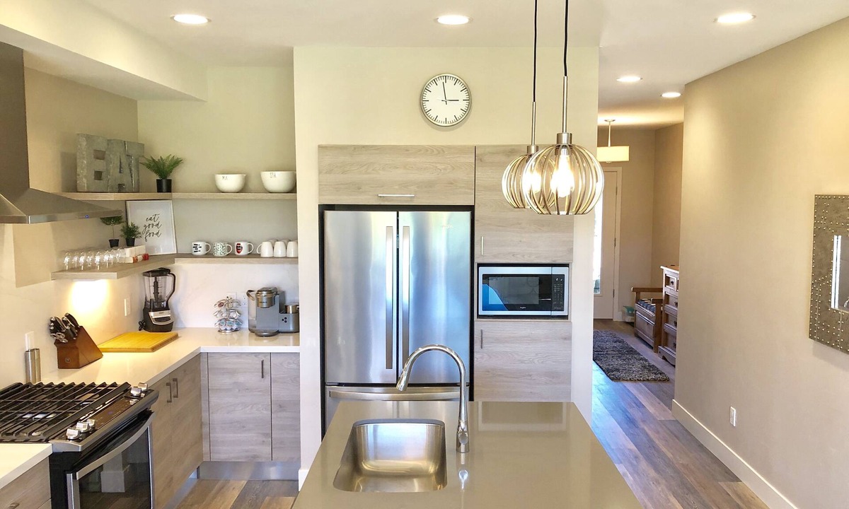 Gypsum House | NEW Modern 3 Story Townhouse with Mountain & Golf Course Views in Eagle County
