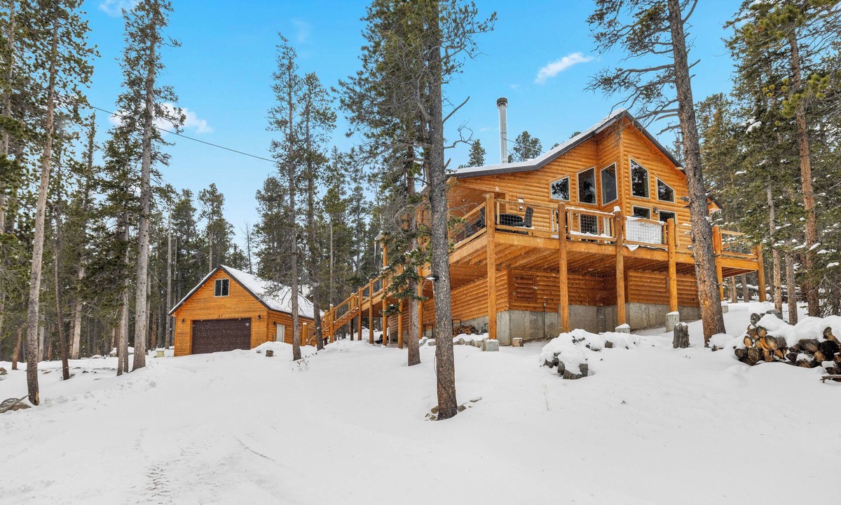 Valley of the Sun Cabin | New! Mountain Cabin w/Fireplace and Large Deck, 25 Miles to Breckenridge - Tranquility Inn