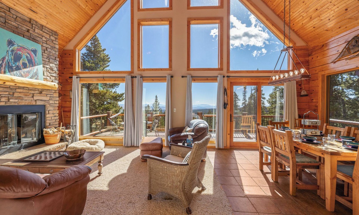 Valley of the Sun Cabin | New Rental! Pet Friendly 3 Bed/3Bath Cabin - Laughing Pines Lodge