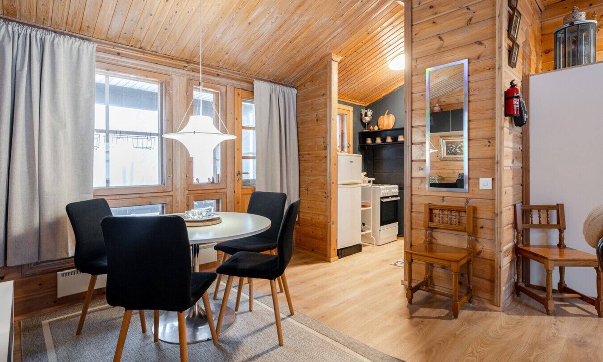 Muurame Apartment | Newly Renovated 2BR Cabin in Riihivuori