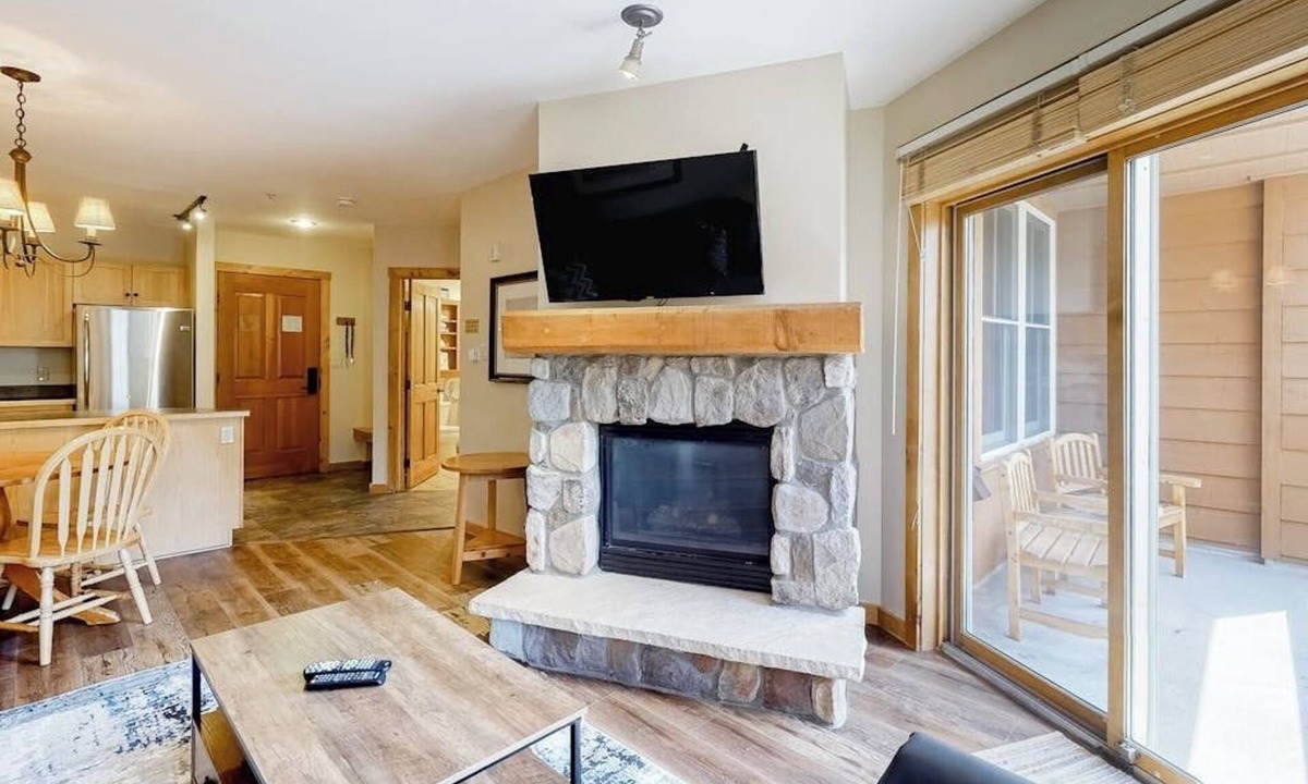 River Run Condo | Newly renovated mountain escape with pool, hot tub, WiFi & easy slope access