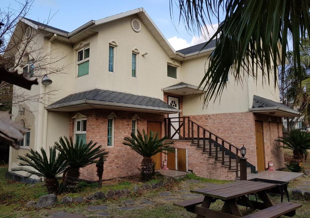 Aewol House | Ocean Garden Pension