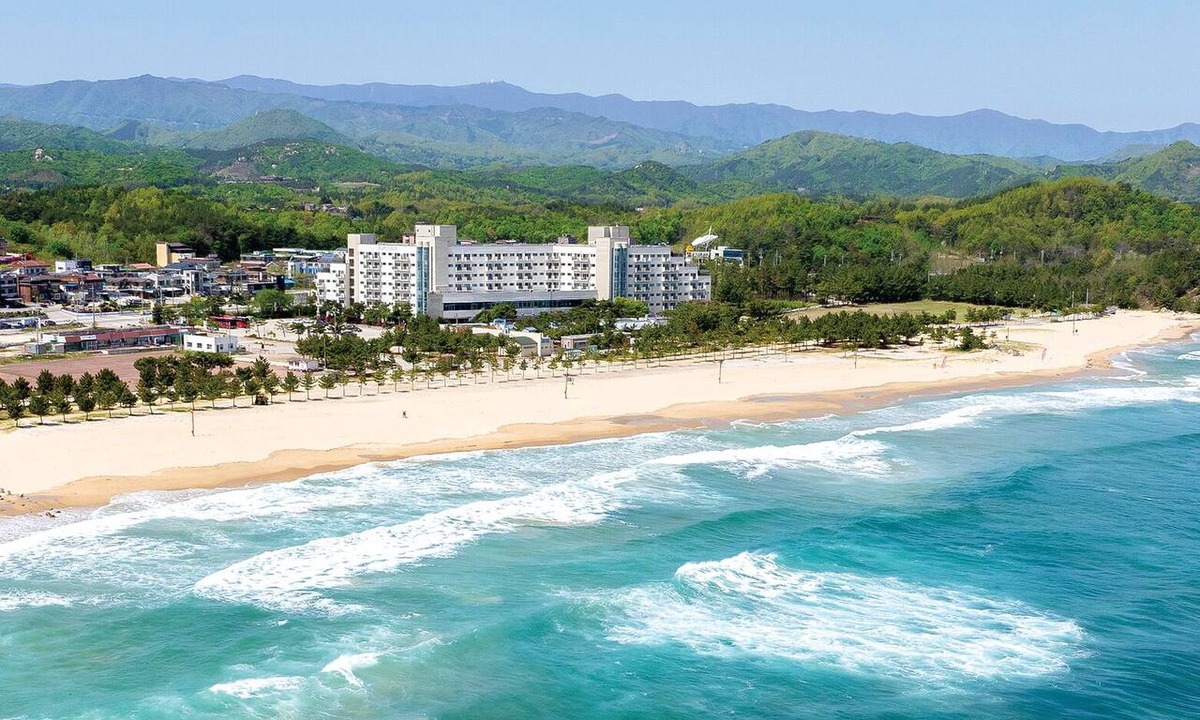 Goseong-gun Hotel | Ocean to you Resort Sokcho Seorak Beach Hotel and condo