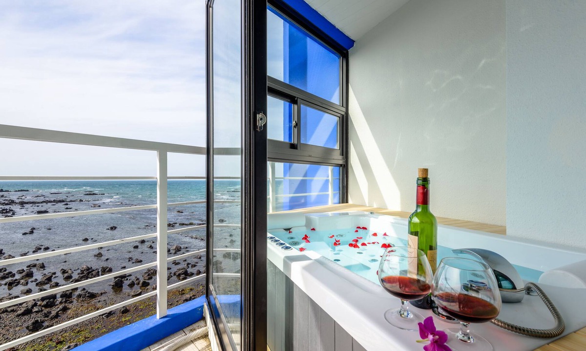 Downtown House | On the Sea Pension